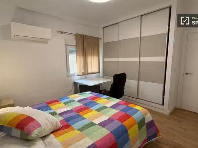 Único Se alquila habitación en piso compartido en La Unión, Má.