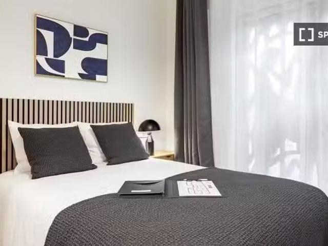 Acogedor Se alquila habitación en piso compartido en la Dreta.