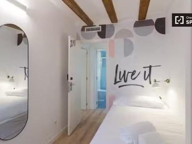 ¡Oferta! Se alquila habitación individual en coliving en el Ba.