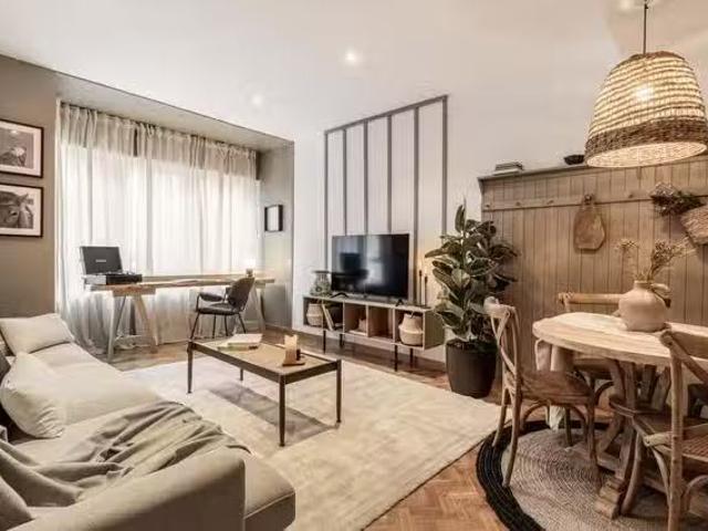 Nuevo Piso de 1 habitación en Calle de Orense
