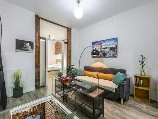 Nuevo Piso de 1 habitación en Calle de la Encomienda, Centro