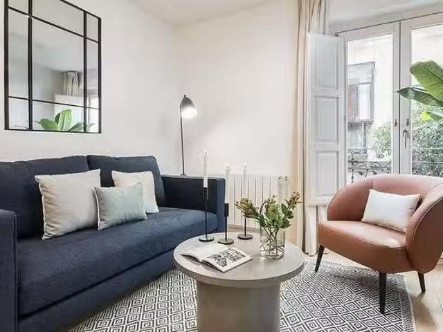 Único Piso de 1 habitación en Calle de San Carlos