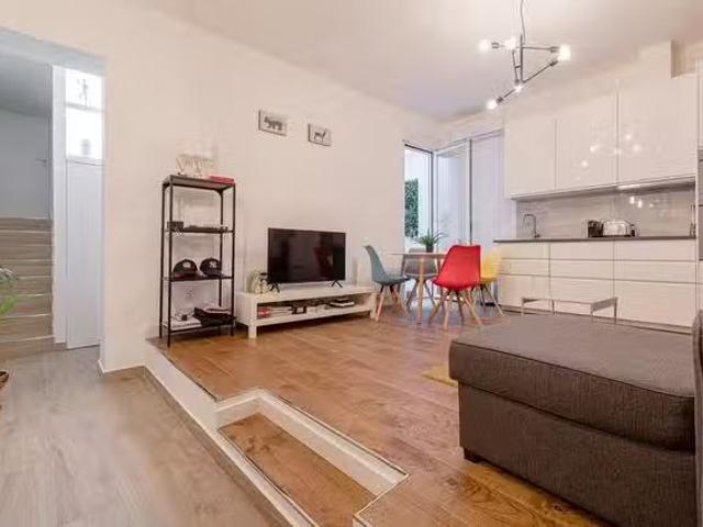 Único Piso de 1 habitación en Calle de San Lorenzo, Centro
