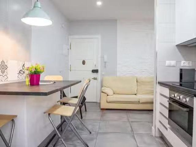 Barato Piso de 1 habitación en Calle de Valderribas