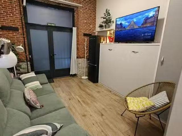 ¡Oferta! Piso de 1 habitación en Calle del Doctor Piga, Embaja.