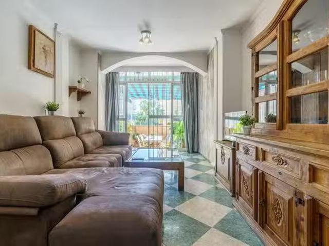 ¡Recién llegado! Piso de 1 habitación en Calle Tirreno