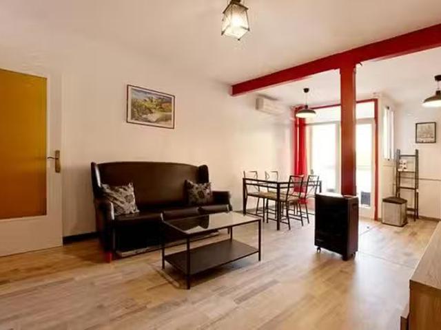 Barato Piso de 1 habitación en Carrer de la Constitució, La Bo.
