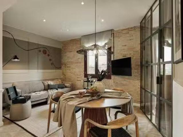 ¡Oferta! Piso de 1 habitación en Ronda de Sant Antoni, Ciutat.