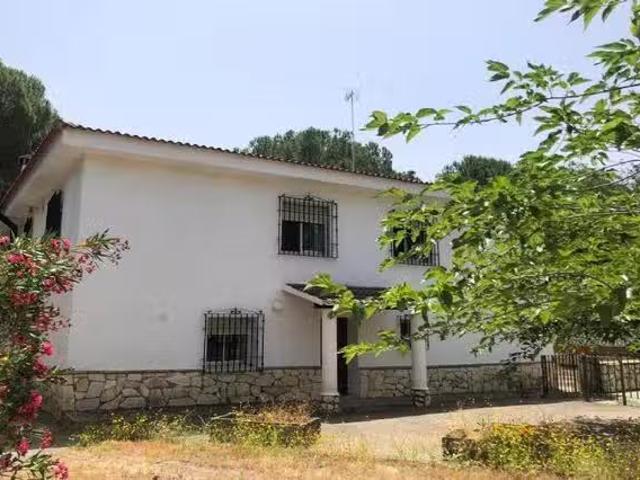 ¡Oferta! Piso de 3 habitaciones en Av. las Palomas, 14, 14029.