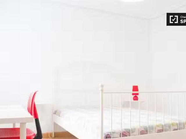 Único Relajante habitación en apartamento de 5 dormitorios en.