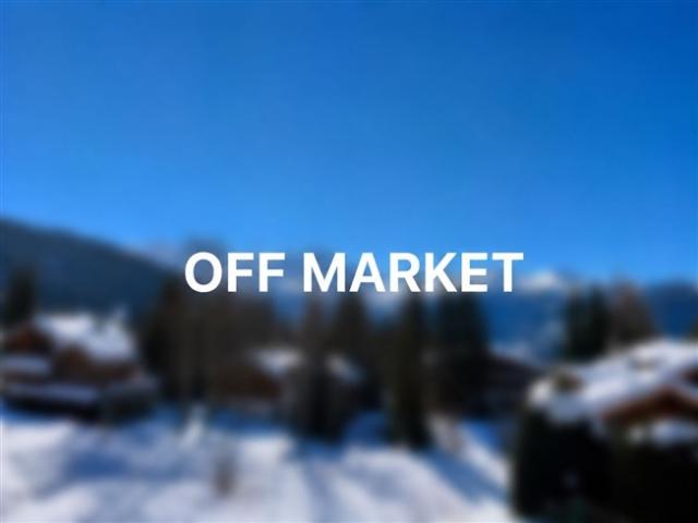 OFF MARKET – Aussergewöhnliches Chalet mit grosszügigem, baureifem Grundstück