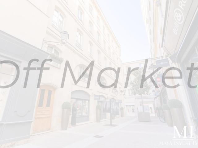 OFF MARKET Duplex d’exception au cœur du Village Royal Paris 8