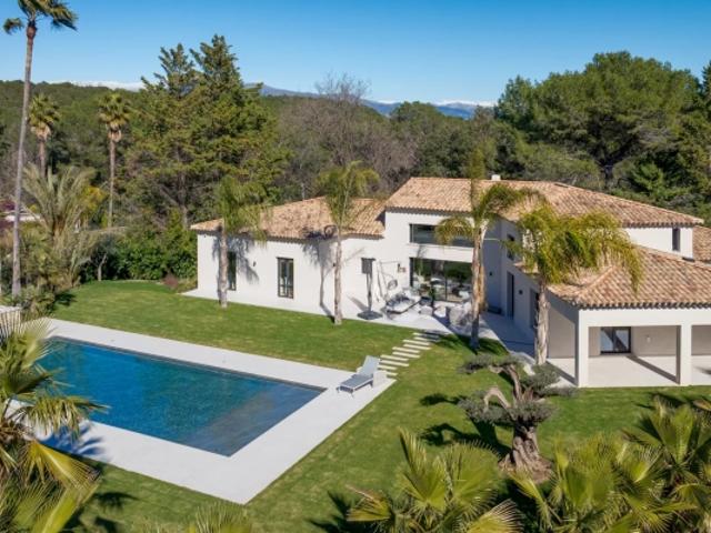 MOUGINS – DOMAINE SÉCURISÉ – VILLA RÉNOVÉE
