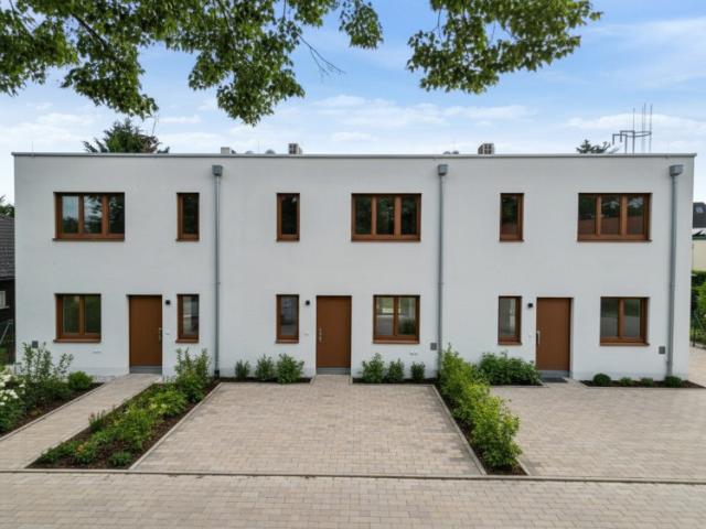 Nur noch ein Haus verfügbar! Offen. Hell. Grün. 136 m² Wohnkomfort und grosszügiger 54 m² Wohn /Essbereich