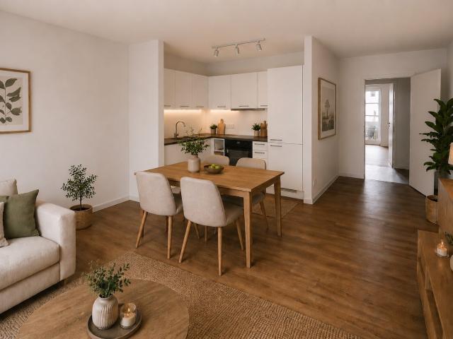 Offene Besichtigung diesen Samstag! EG Wohnung u.a. mit zwei Terrassen, zwei Bädern, Garten und EBK