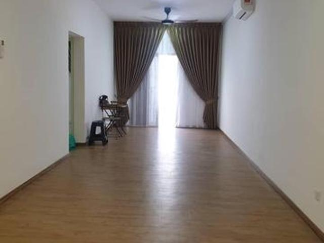 Offer Unit Lakefront Homes 3B2B Partially Furnish