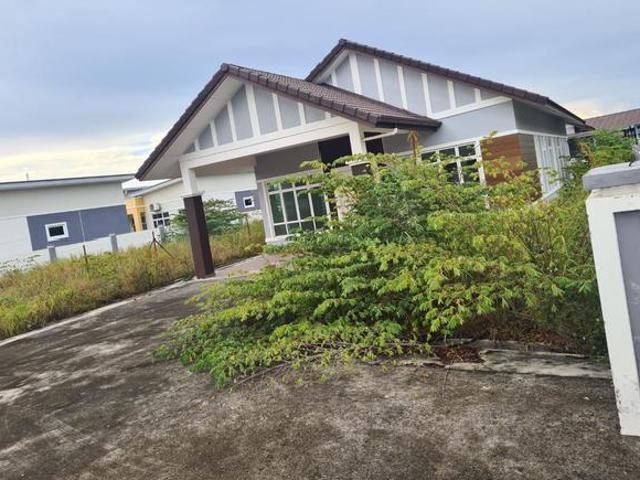 OFFER Bungalow House wt HUGE LAND best deal compare land size