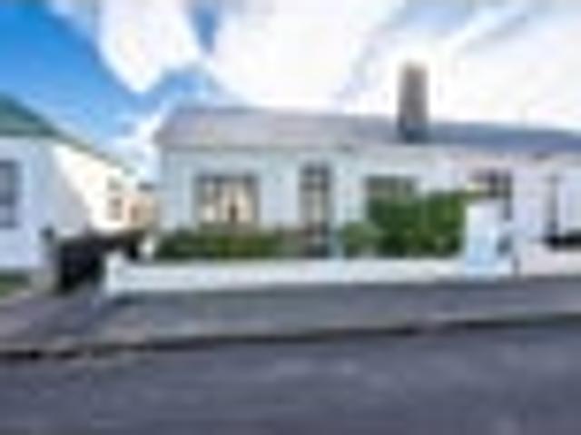 Offers Over $339,000 – Move In Ready