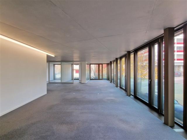 Letzte Fläche von 120 m², möblierte Büros zur sofortigen Vermietung in Lausanne