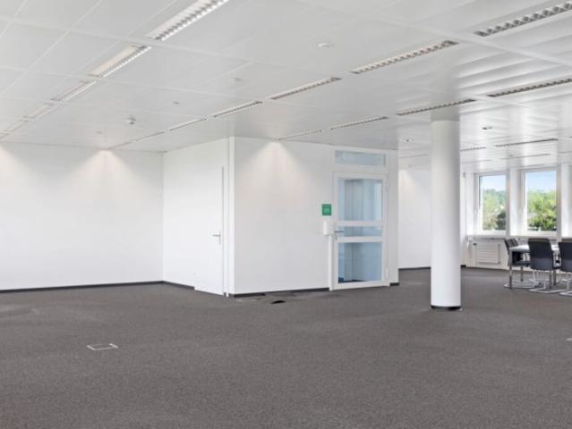 Letzte verfügbare Büros / Räumlichkeiten von 111, 185 und 210 m² in Renens