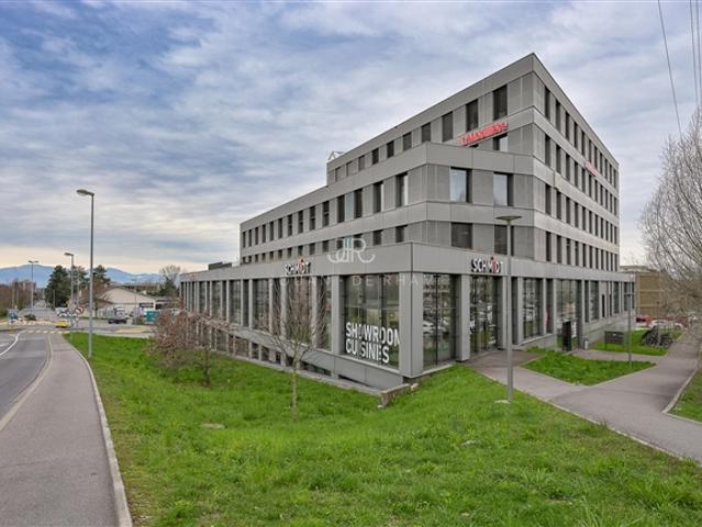 700 m² Bürofläche zur Miete in einem modernen Gebäude