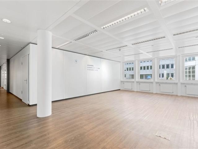 Letzte verfügbare Büros / Räumlichkeiten von 150 bis 185 m² in Renens