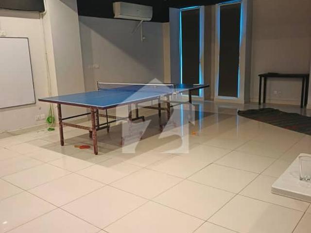 Office for floor's for rent in dha phase 8 prime location for business