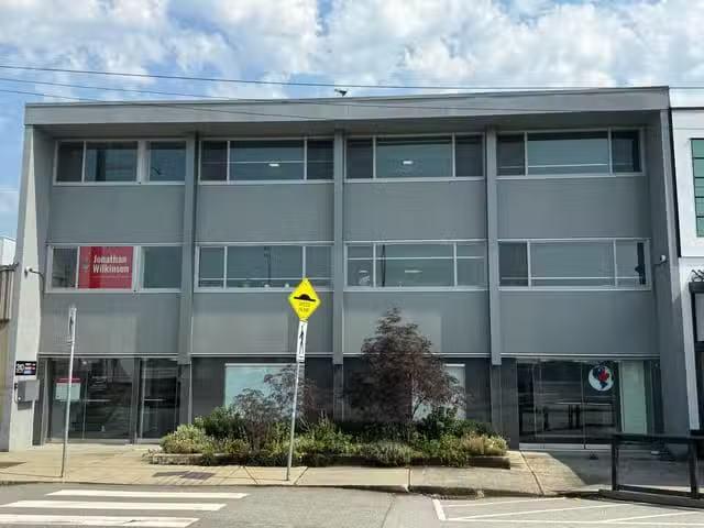 Office for lease in North Vancouver, North Vancouver, 300 310.