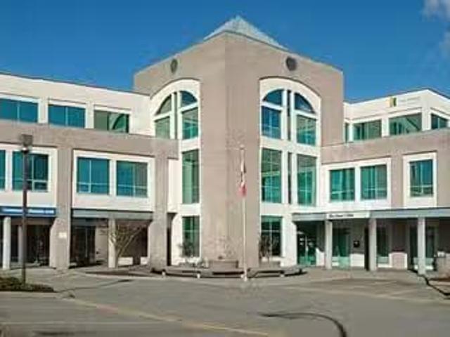 Office for lease in Abbotsford, Abbotsford, 201 2692 Clearbroo.