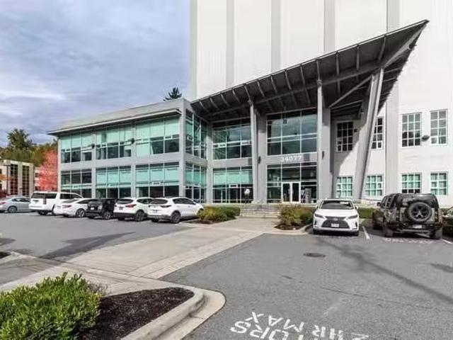 Office for lease in Abbotsford, Abbotsford, 230 34077 Gladys A.