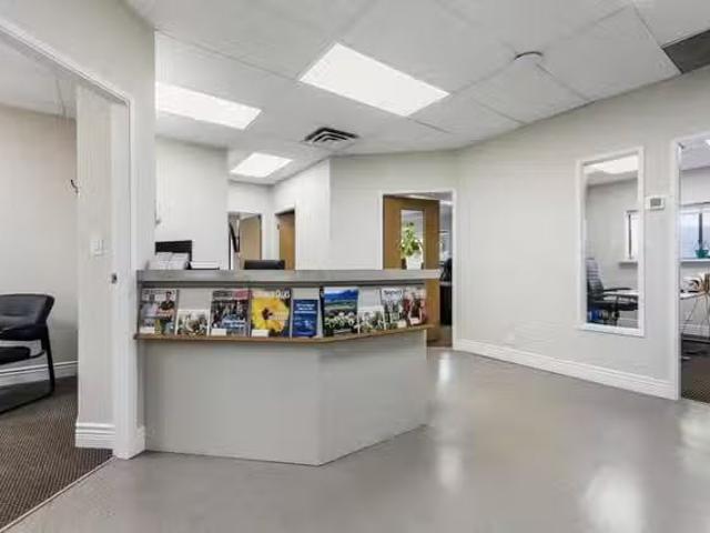 Office for lease in Chilliwack, Chilliwack, 201 48945 Yale Roa.