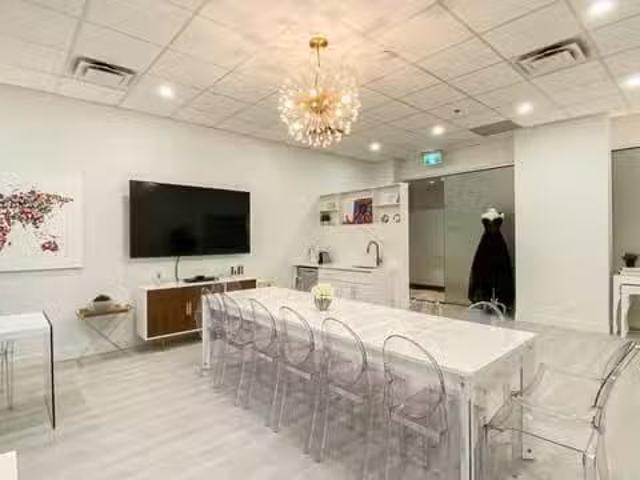 Office for lease in Richmond, Richmond, 855 8477 Bridgeport Ro.