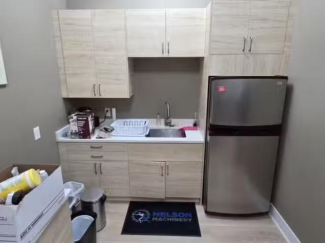 Office for lease in Surrey, Cloverdale, Avenue, 224978898