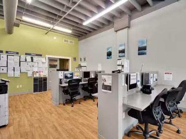 Office for lease in Sechelt, Sunshine Coast, Unit A 5672 Cowri.