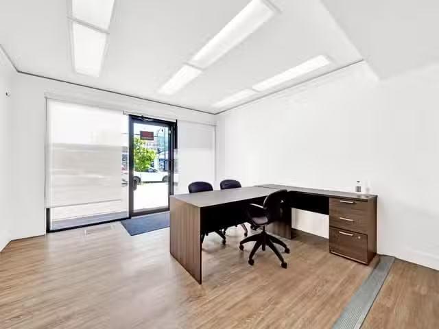 Office for lease in Vancouver, Vancouver East, 6625 Fraser Str.
