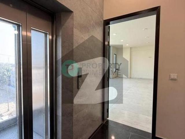 OFFICE FOR RENT Bukhari Commercial Area