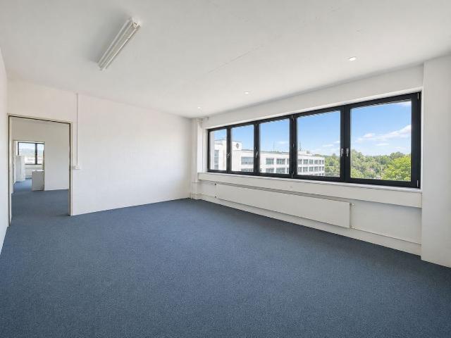 Office for rent in Bassersdorf 800 m² | dreamo. Ch