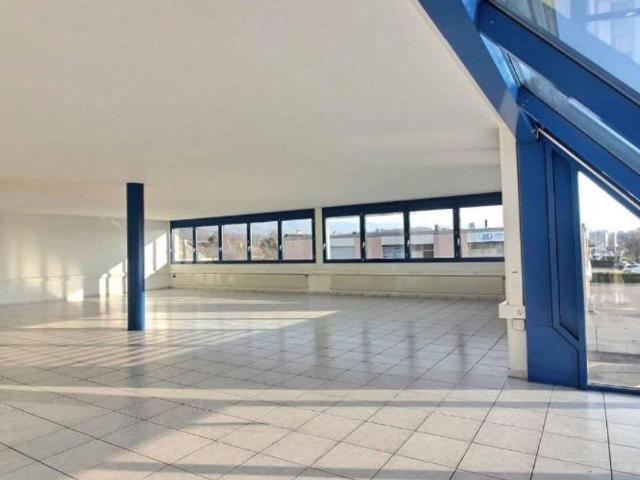 Office for rent in Gland 168 m² | dreamo. Ch