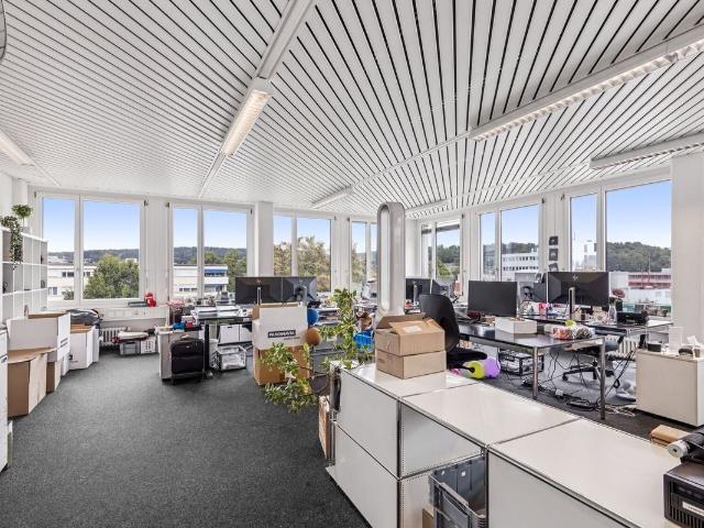 Office for rent in Kloten 1 300 m² | dreamo. Ch