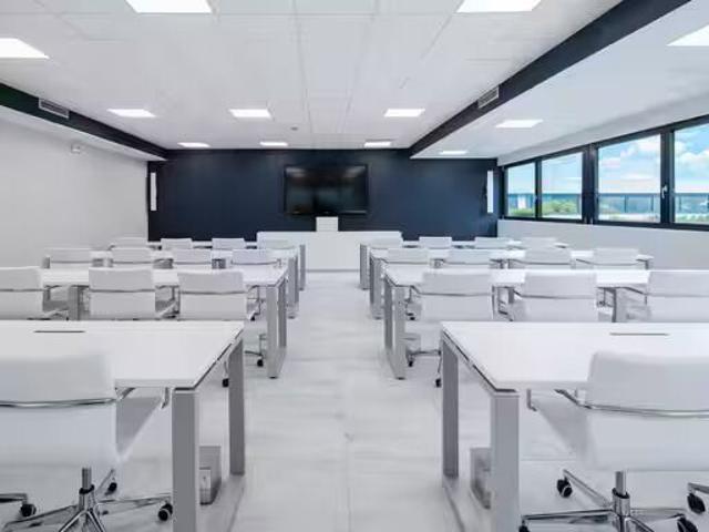 Office for rent in Mendrisio 317 m² | dreamo. Ch