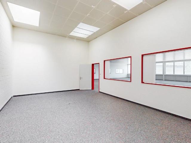 Office for rent in Münchenbuchsee 414 m² | dreamo. Ch