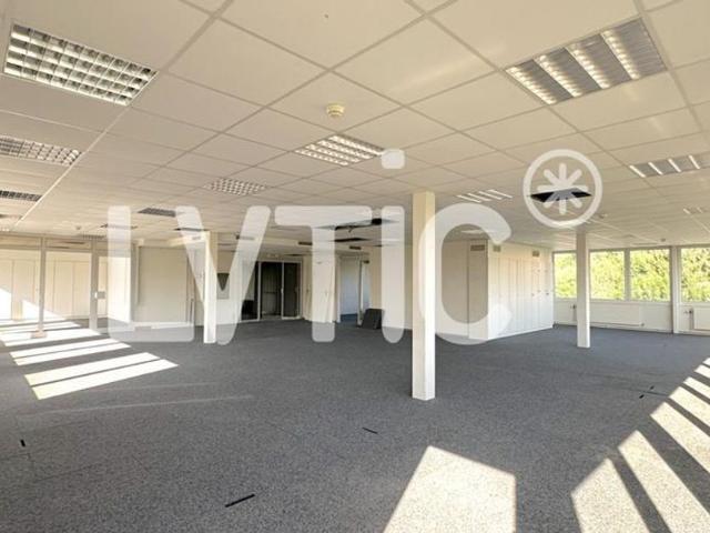Office for rent in Ropraz 886 m² | dreamo. Ch