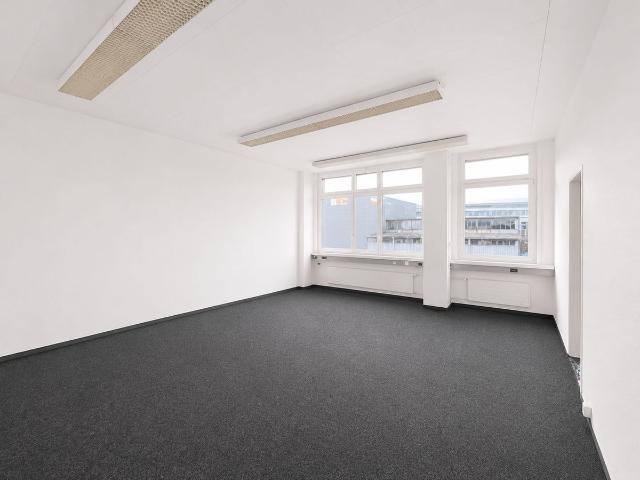 Office for rent in Regensdorf 125 m² | dreamo. Ch