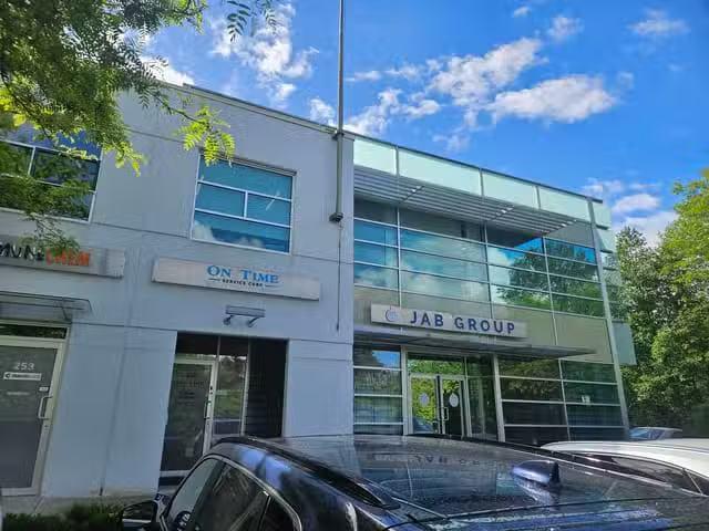 Office for sale in Burnaby, Burnaby South, 252 5489 Byrne Road.