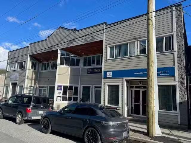 Office for sale in Squamish, Squamish, 38026 Second Avenue, 22.