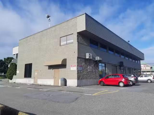 Office for sale in Surrey, South Surrey White Rock, 120 176 St.
