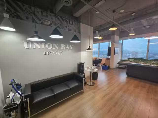 Office for sale in Richmond, Richmond, 1210 8400 West Road, 22.