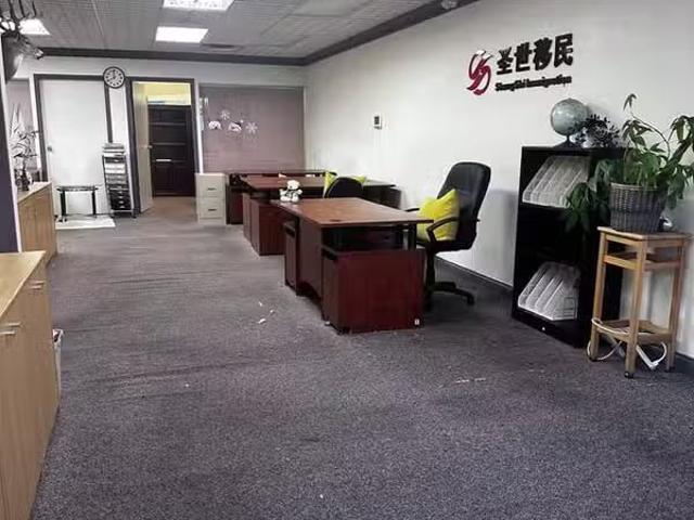Office for sale in Richmond, Richmond, 140 4400 Hazelbridge Wa.