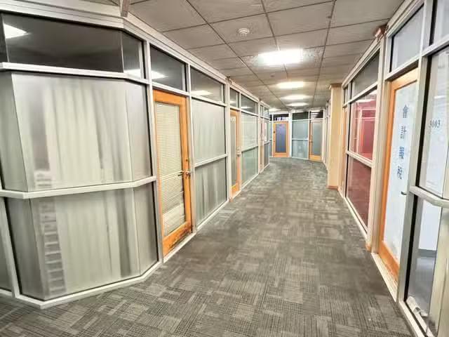 Office for sale in Richmond, Richmond, 3223 8700 Mc Kim Way, 2.