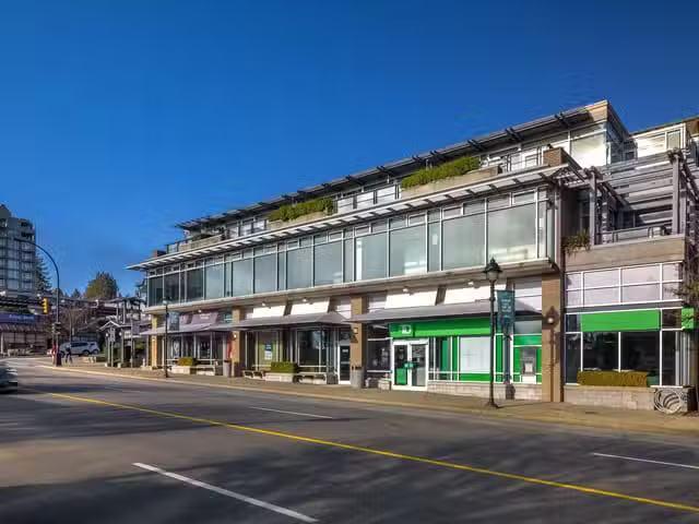 Office for sale in West Vancouver, West Vancouver, 520 17th St.